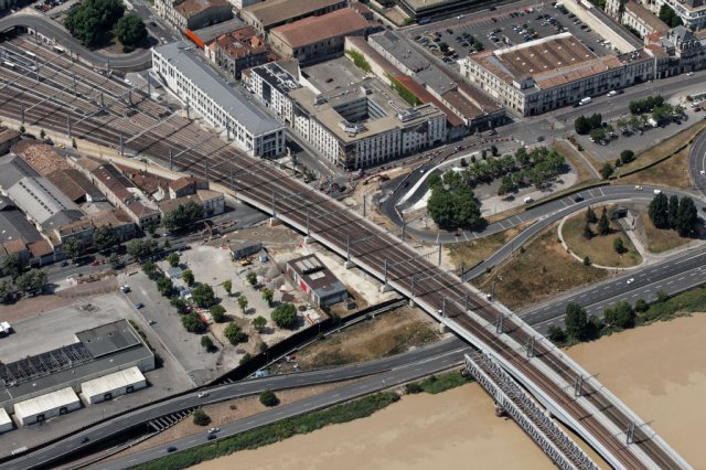 phoca_thumb_l_bordeaux-garonne-mai-2011_1725